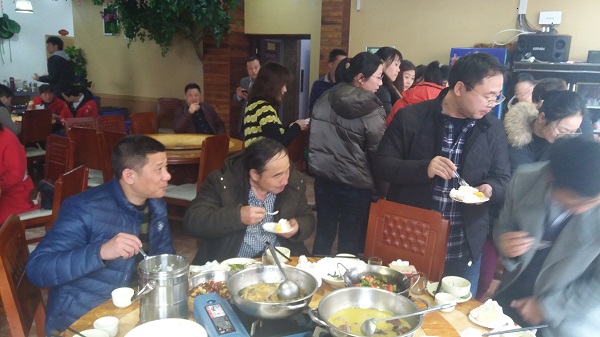 教师集体生日会 浓浓深情暖人心 教师集体生日会 浓浓深情暖人心