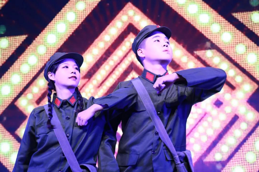 致敬改革路,奋进新时代丨中南林涉外学院2019年新年晚会璀璨上演 致敬改革路,奋进新时代丨中南林涉外学院2019年新年晚会璀璨上演