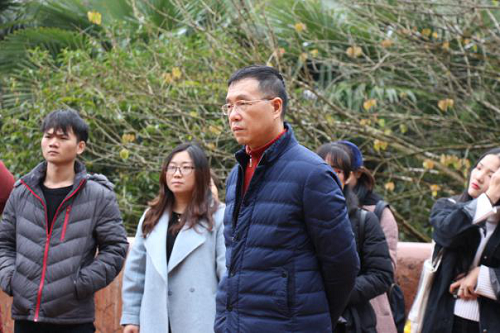 回顾党的历史   缅怀革命先烈 回顾党的历史   缅怀革命先烈