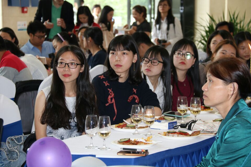 打开一扇窗,一路看世界 ——我院学生参加长沙电子口岸系列主题活动 打开一扇窗,一路看世界 ——我院学生参加长沙电子口岸系列主题活动