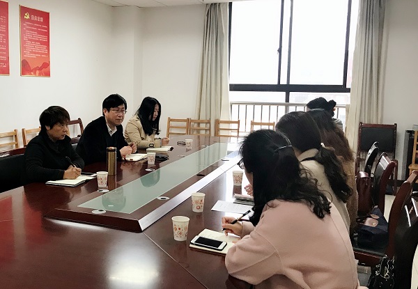 我院召开传媒类专业建设座谈会 我院召开传媒类专业建设座谈会