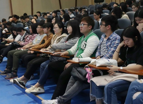 文起四海,化为九州丨我院举行“十九大精神和传统文化”讲座 文起四海,化为九州丨我院举行“十九大精神和传统文化”讲座