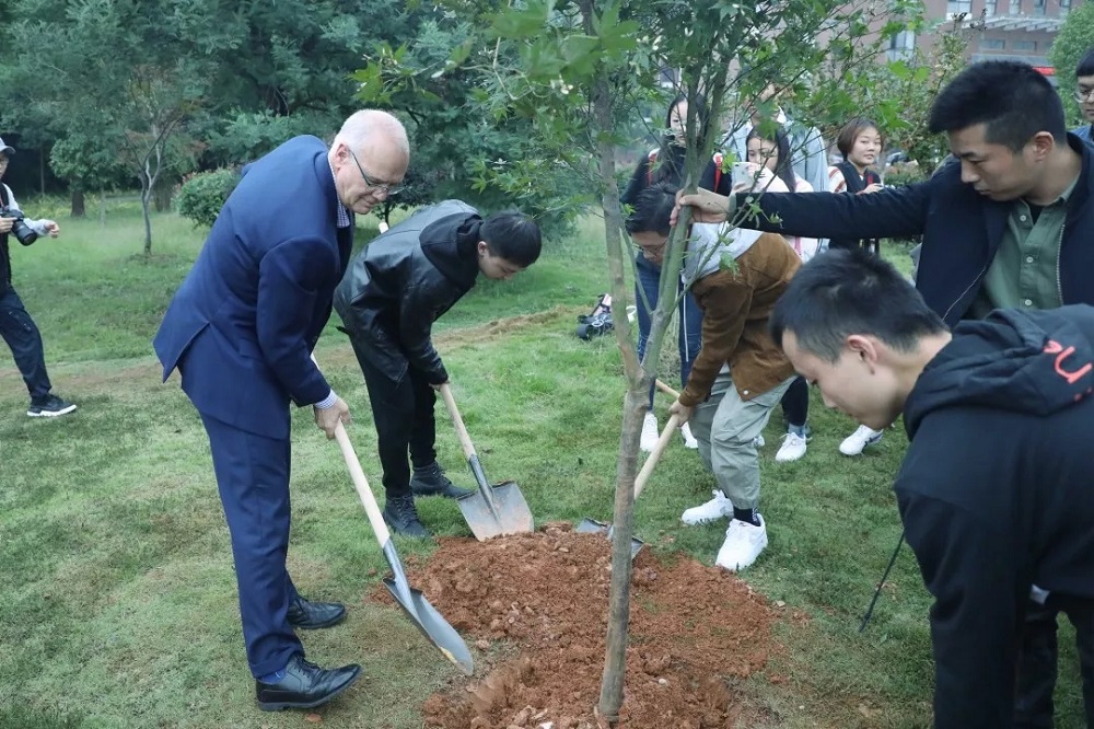 国际文化艺术节|与迪恩·福廷先生一起品校园文化 国际文化艺术节|与迪恩·福廷先生一起品校园文化
