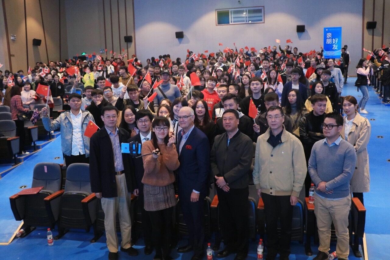 国际文化艺术节 | 迪恩·福廷先生莅临涉外学院参观交流 国际文化艺术节 | 迪恩·福廷先生莅临涉外学院参观交流
