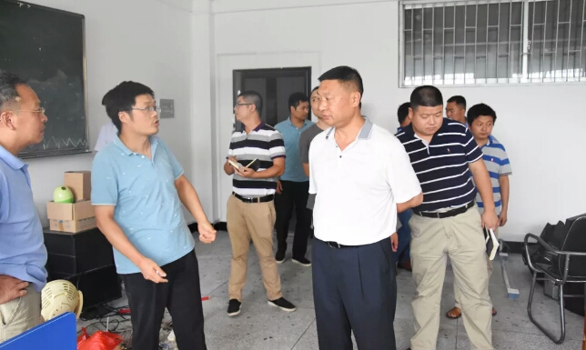 “沉下去”+“浮上来”,情系师生办实事 “沉下去”+“浮上来”,情系师生办实事