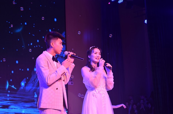 高歌曼舞辞旧岁 欢声笑语迎新年丨我院2018年新年联欢会华丽上演 高歌曼舞辞旧岁 欢声笑语迎新年丨我院2018年新年联欢会华丽上演