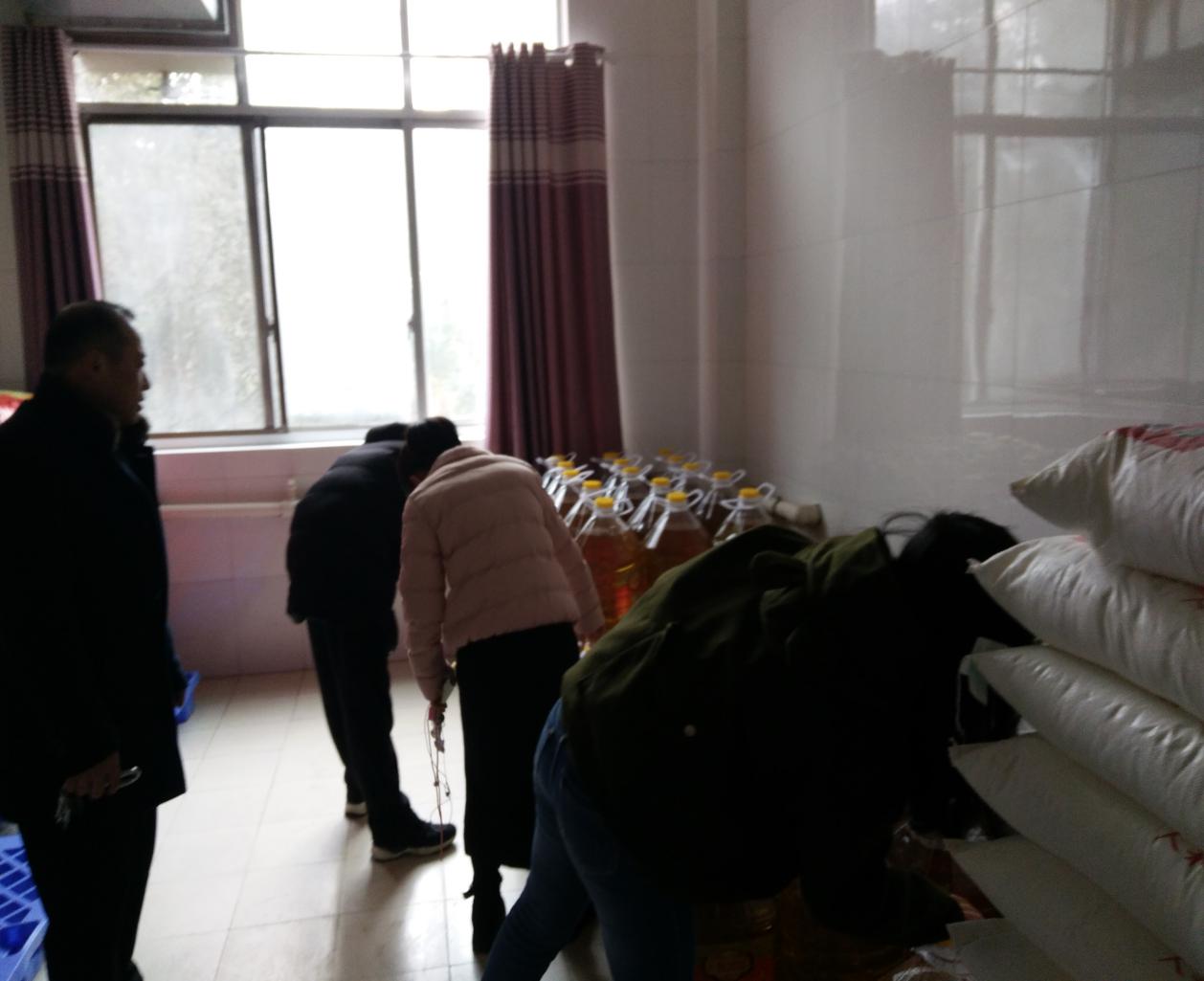 守护师生舌尖安全 我们一直在行动 守护师生舌尖安全 我们一直在行动