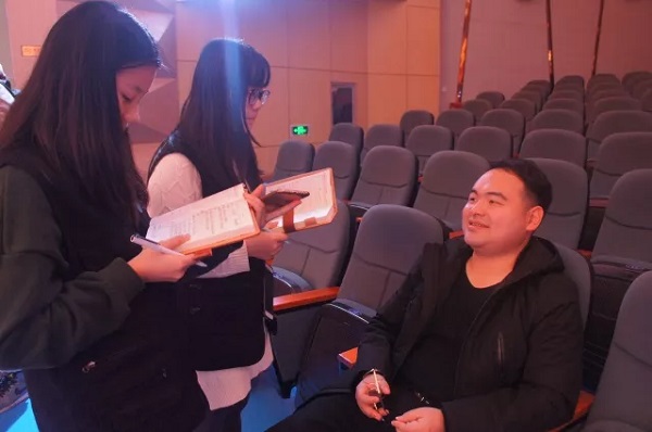 成就一个舞台,从来不是一个人的事 成就一个舞台,从来不是一个人的事