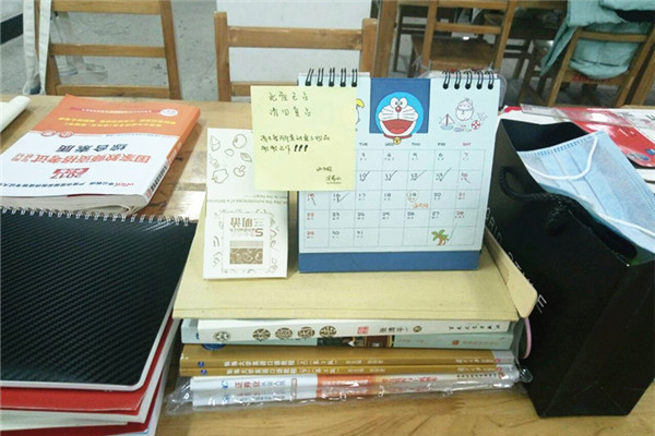 【校园观察】一座难求,图书馆自习室被“私人订制” 【校园观察】一座难求,图书馆自习室被“私人订制”