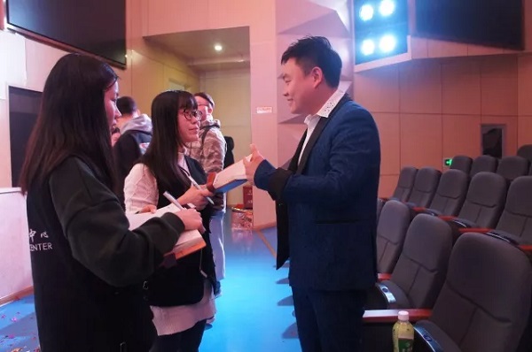 成就一个舞台,从来不是一个人的事 成就一个舞台,从来不是一个人的事
