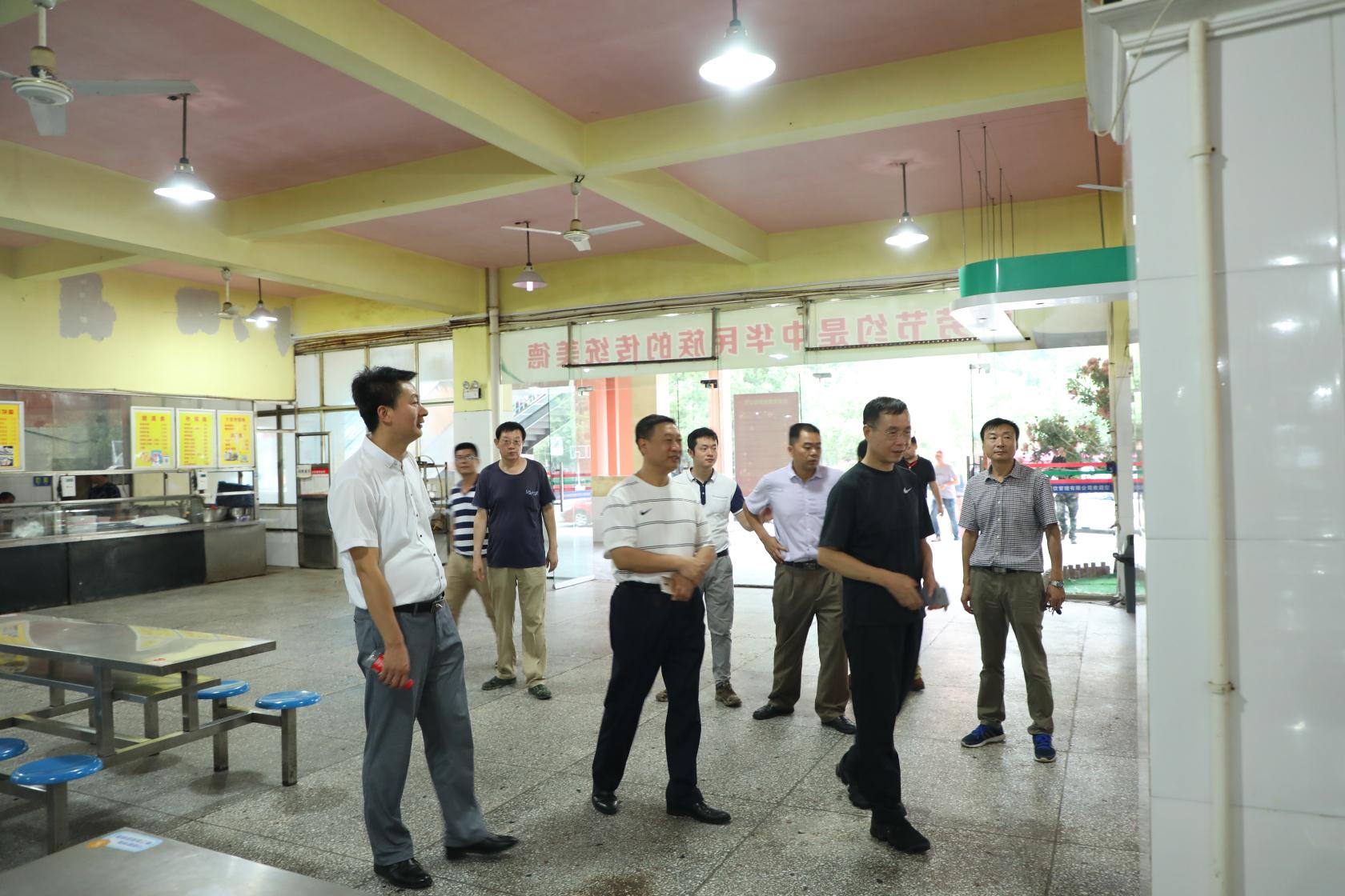 学院领导检查指导迎新工作确保新生顺利入学报到 学院领导检查指导迎新工作确保新生顺利入学报到