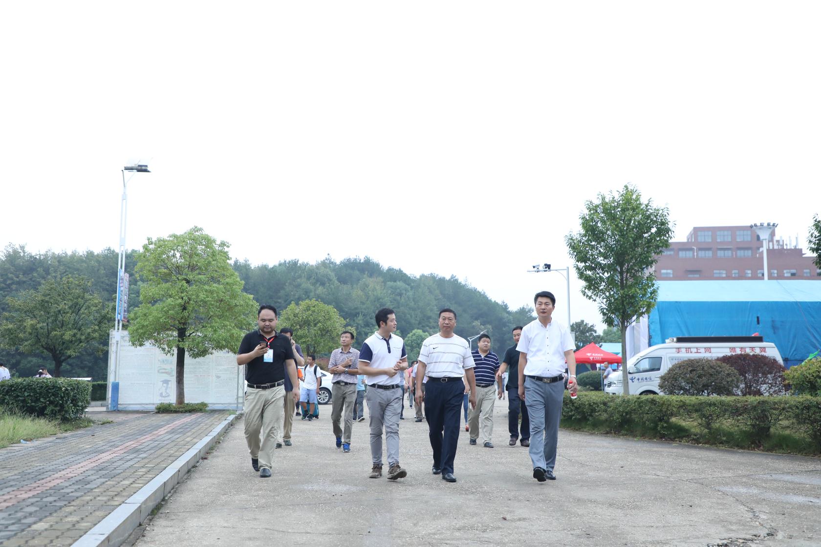 学院领导检查指导迎新工作确保新生顺利入学报到 学院领导检查指导迎新工作确保新生顺利入学报到