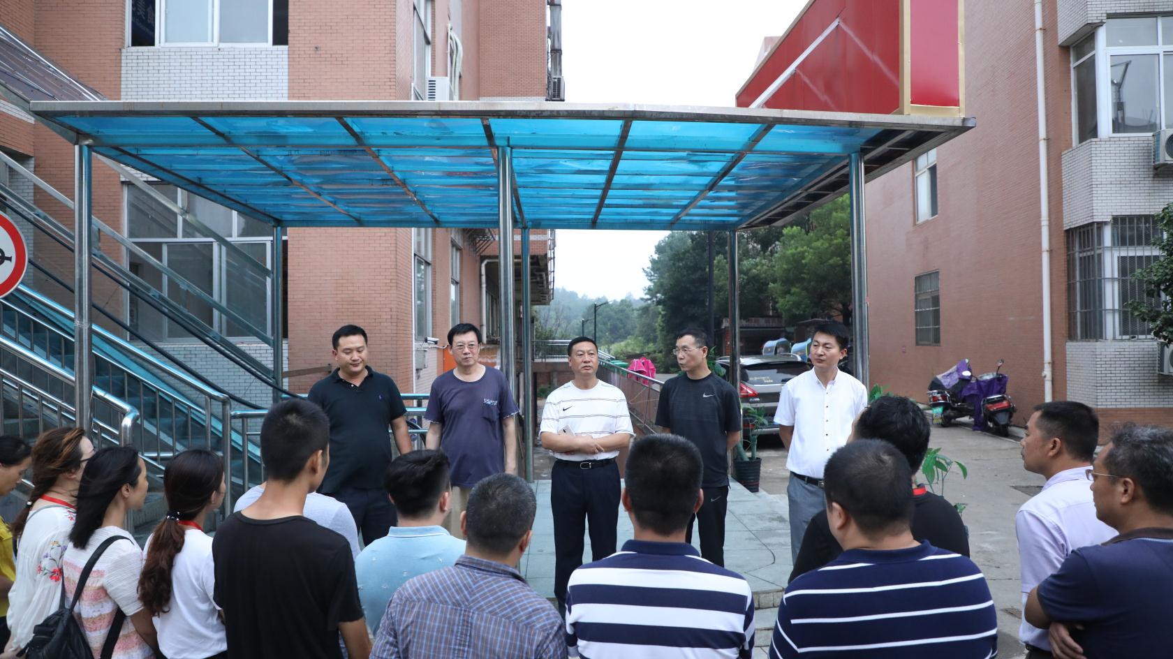 学院领导检查指导迎新工作确保新生顺利入学报到 学院领导检查指导迎新工作确保新生顺利入学报到