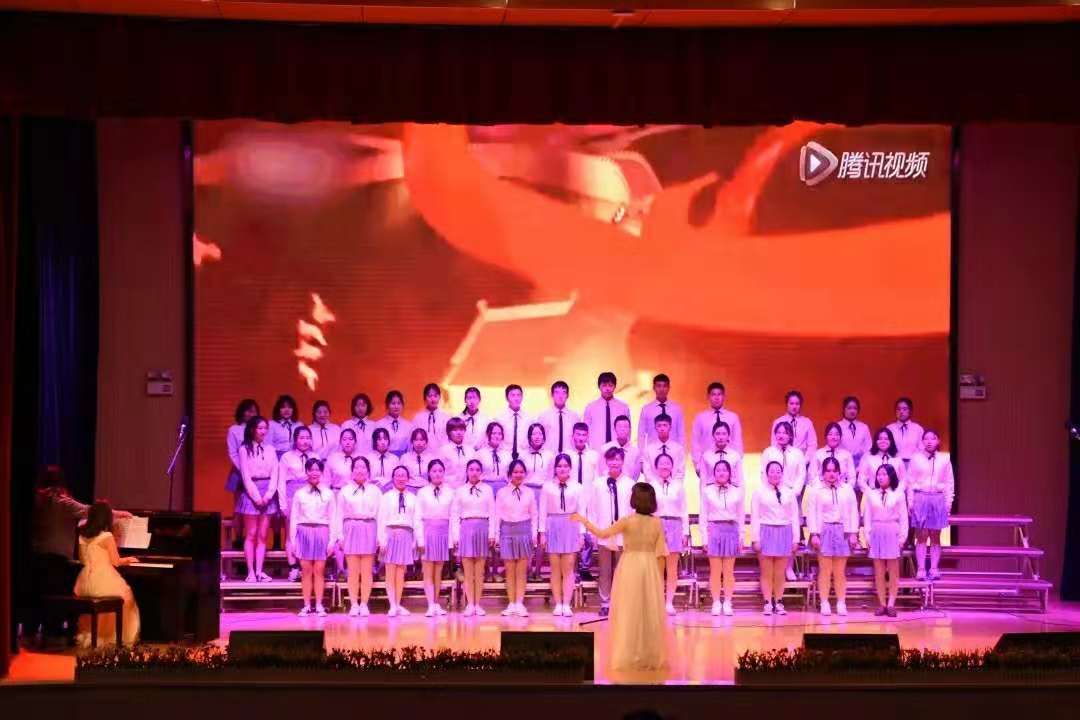 他们一路“高歌”,用红歌吟唱难忘岁月 他们一路“高歌”,用红歌吟唱难忘岁月
