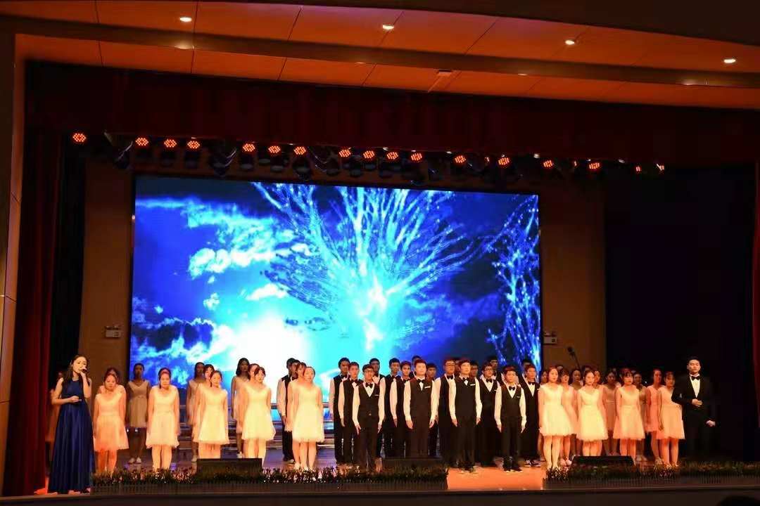 他们一路“高歌”,用红歌吟唱难忘岁月 他们一路“高歌”,用红歌吟唱难忘岁月