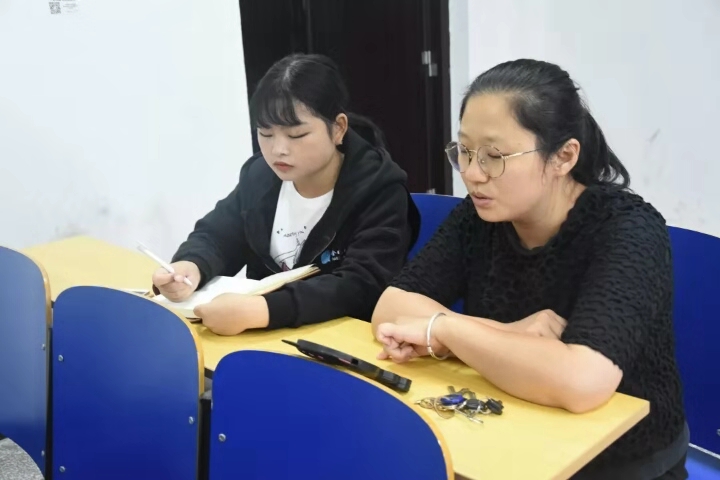 【魅力教师】陈佳佳:教书不是唯一,育人才更重要 【魅力教师】陈佳佳:教书不是唯一,育人才更重要