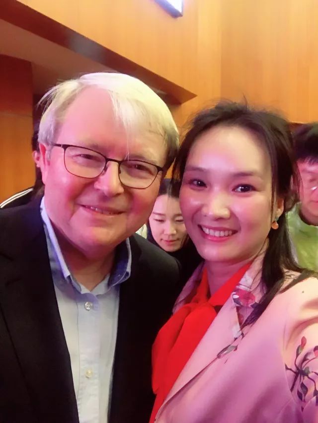 聆听“世界之声”丨涉外师生与澳大利亚第26任总理陆克文“零距离” 聆听“世界之声”丨涉外师生与澳大利亚第26任总理陆克文“零距离”