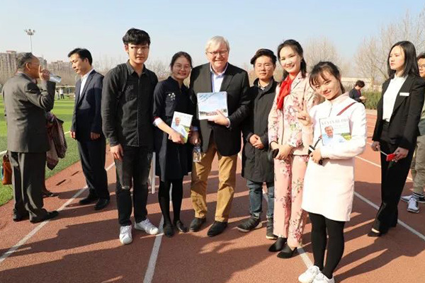 聆听“世界之声”丨涉外师生与澳大利亚第26任总理陆克文“零距离” 聆听“世界之声”丨涉外师生与澳大利亚第26任总理陆克文“零距离”