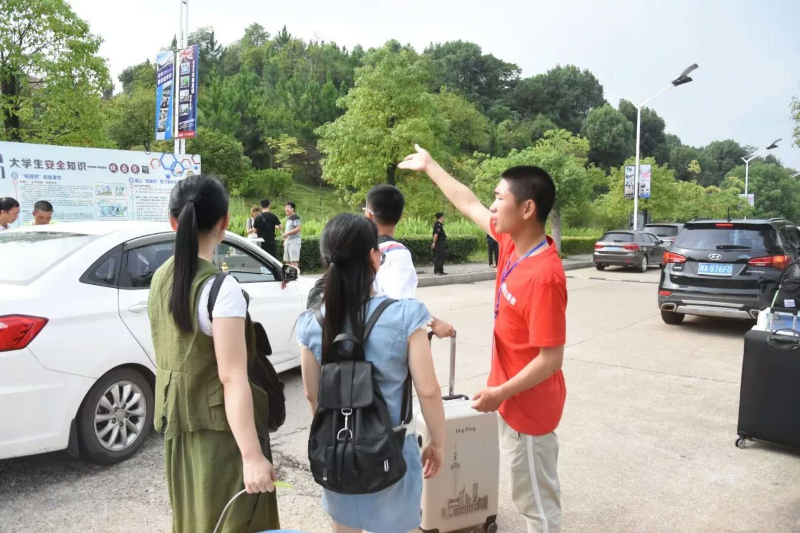 林科大涉外2018年迎新工作圆满落幕  2800多名新生起航大学新征程 林科大涉外2018年迎新工作圆满落幕  2800多名新生起航大学新征程