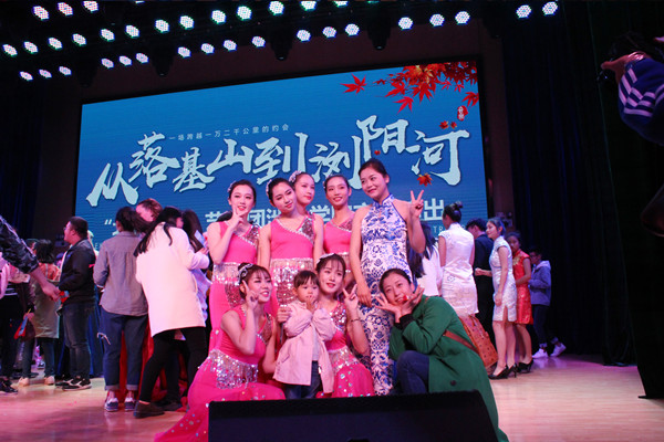幕后采访‖携手共造梦,幕后亦英雄 幕后采访‖携手共造梦,幕后亦英雄