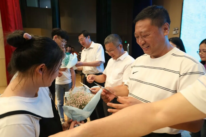 你的十八岁林科大涉外学院陪你一起过 你的十八岁林科大涉外学院陪你一起过