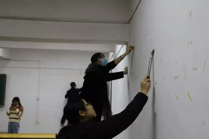 美化校园|我院团委学生会组织“清除小广告,文明我先行”活动顺利展开  美化校园|我院团委学生会组织“清除小广告,文明我先行”活动顺利展开