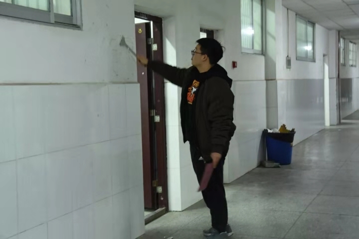 美化校园|我院团委学生会组织“清除小广告,文明我先行”活动顺利展开  美化校园|我院团委学生会组织“清除小广告,文明我先行”活动顺利展开